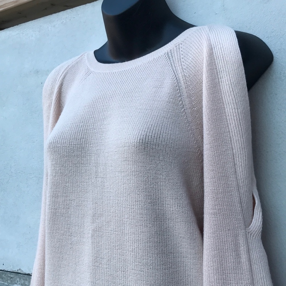 Club Monaco Split Sleeve Sweater - Picture 4 of 10